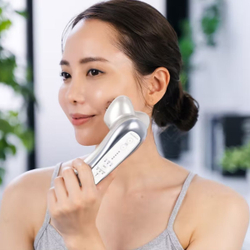 Бьюти-аппарат для лица, головы и тела Direia Zeru V2 + в подарок Гель DIREIA Stem Treatment Gel