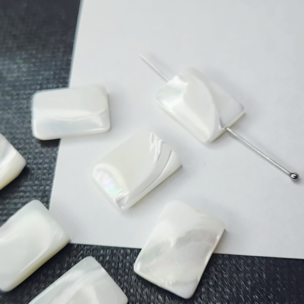 Перламутр натуральный, бусина прямоугольник, р-р 18×13мм, штучно