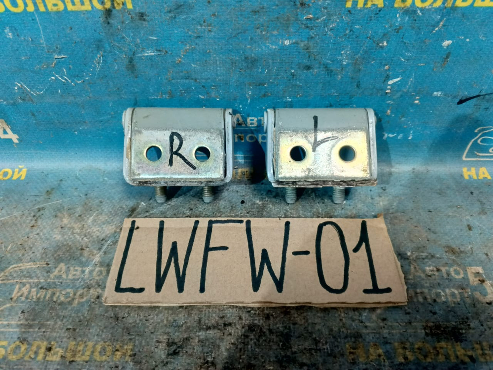 Петля багажника MAZDA MPV 2003