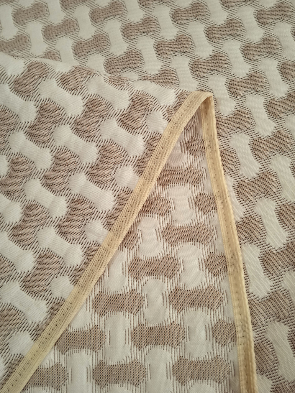 Покрывало жаккардовое двухстороннее Нежность 299-16 беж. 1,5 (150х200)