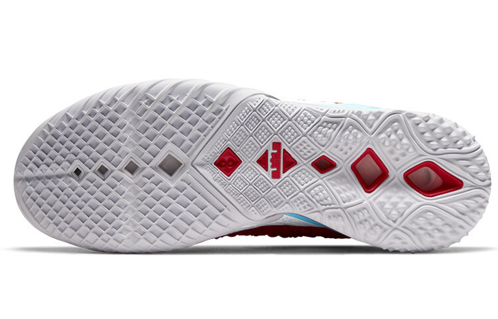 Кроссовки Nike Lebron 18