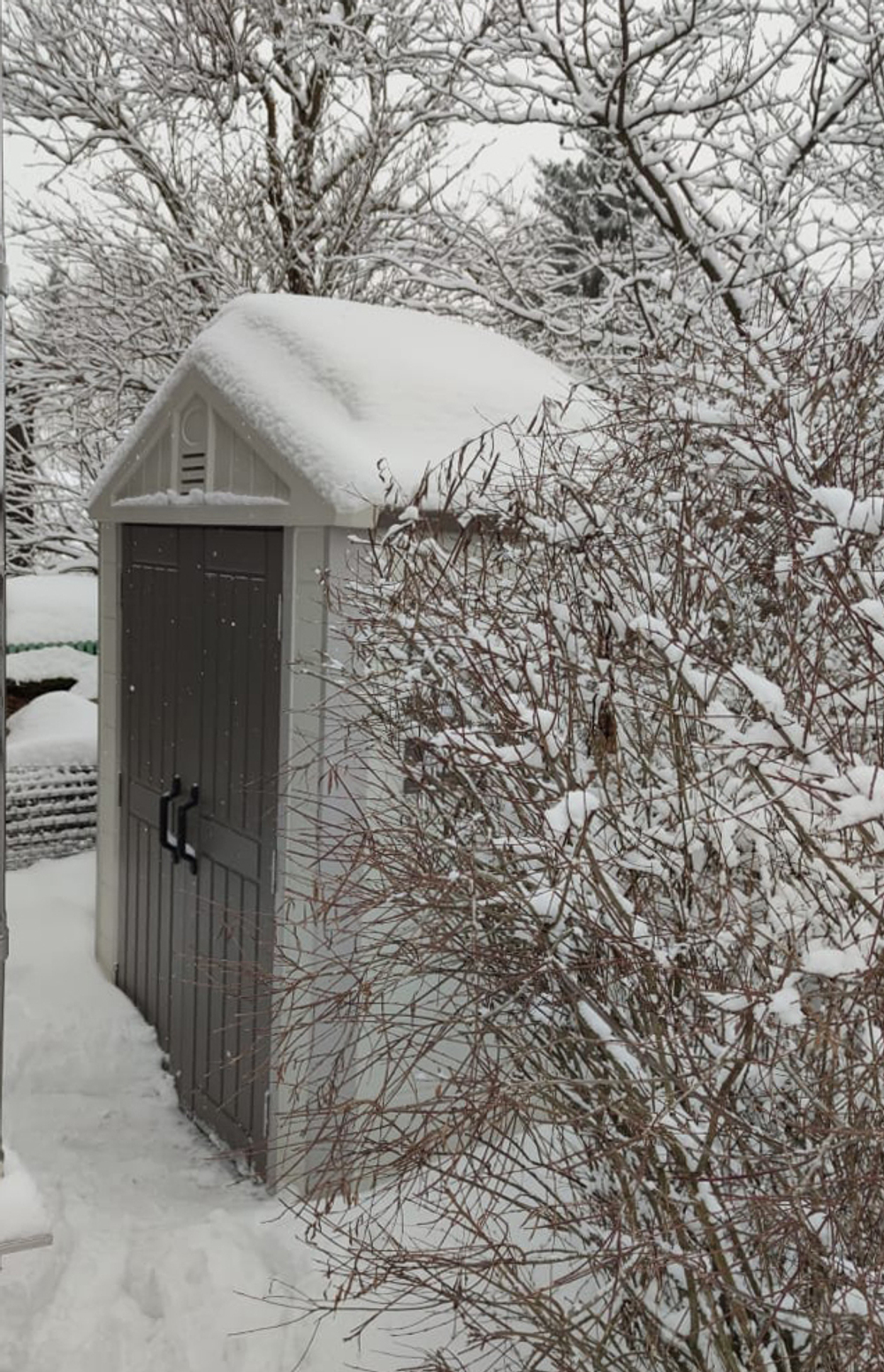 Садовый пластиковый сарай HouzBlock Comfort-2 (2.2x2.2 м)