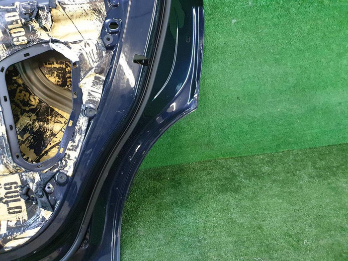 Дверь задняя правая Bentley Bentayga (2015-н.в.)