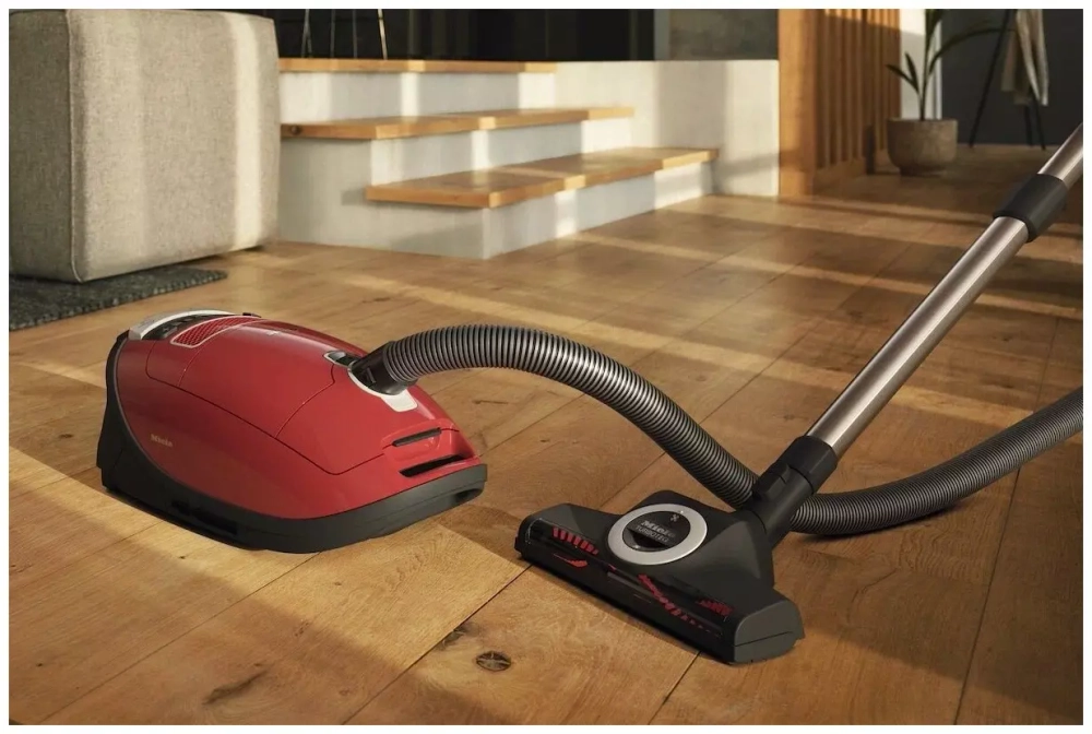 Пылесос Miele Complete C3 Cat&Dog PowerLine SGEF5