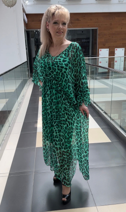 Двойное, длинное, эффектное платье в изумрудном цвете