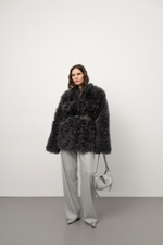 Серая шуба с воротником