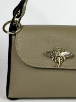 Женская сумочка с застежкой-пчелкой из натуральной кожи цвет taupe