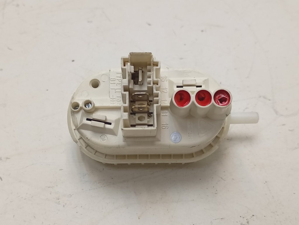 WAA20160OE/01 кт47 Датчик уровня воды для стиральной машины Bosch 9000188245 б/у