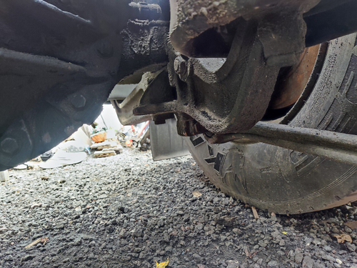 Кронштейн пневморессоры левый