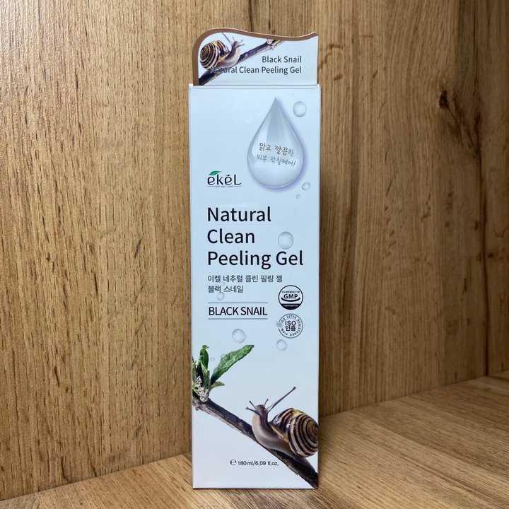 Пилинг-гель для лица Ekel Natural Clean Peeling Gel с муцином черной улитки 180 мл