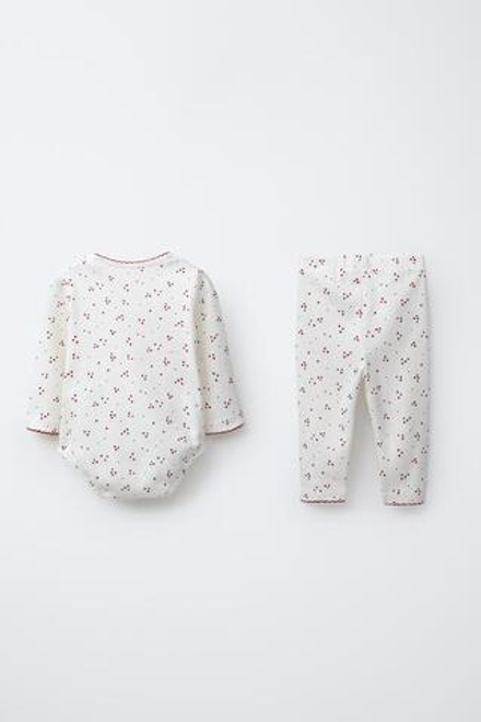 ZARA КОМПЛЕКТ ИЗ БОДИ И ЛЕГИНСОВ «ЗВЕЗДЫ», ЭКРЮ