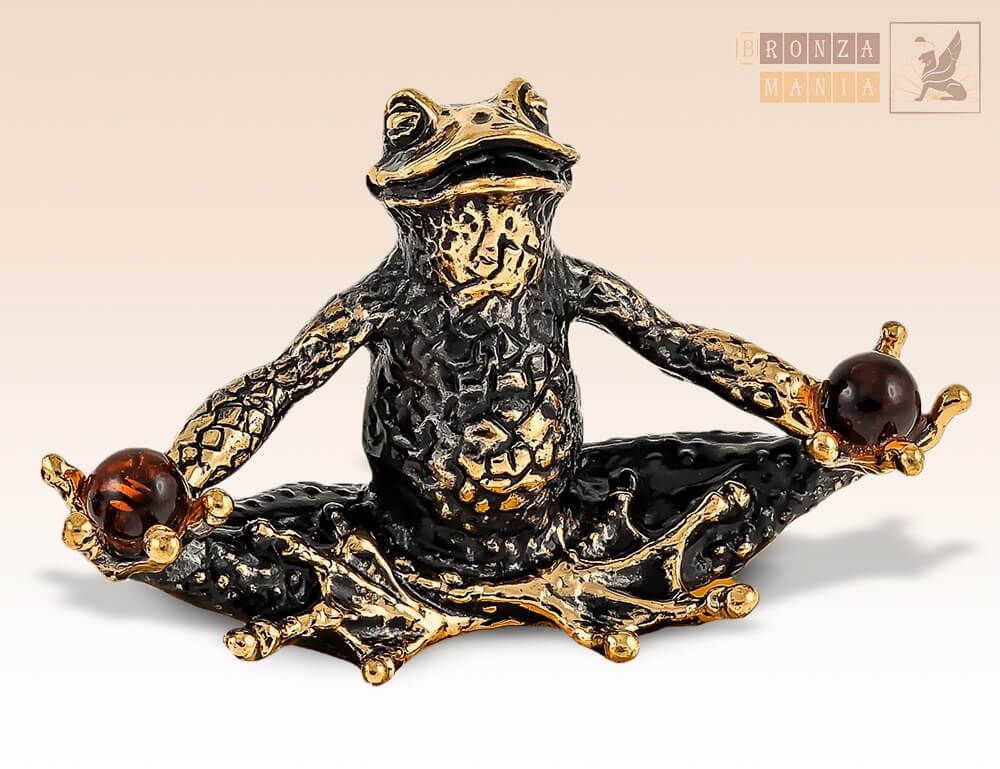 фигурка Лягушка Йог с шарами