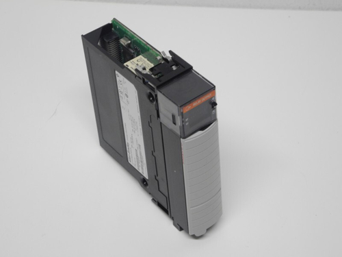 Реленый выходной модуль Allen Bradley 1756-OW16l Relay Output 16 Point D/0 Module