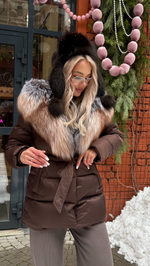 Пуховик в шоколадном цвете с мехом лисы «крестовка» 75см