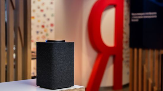 Яндекс Станция Алиса говорит на Русском!