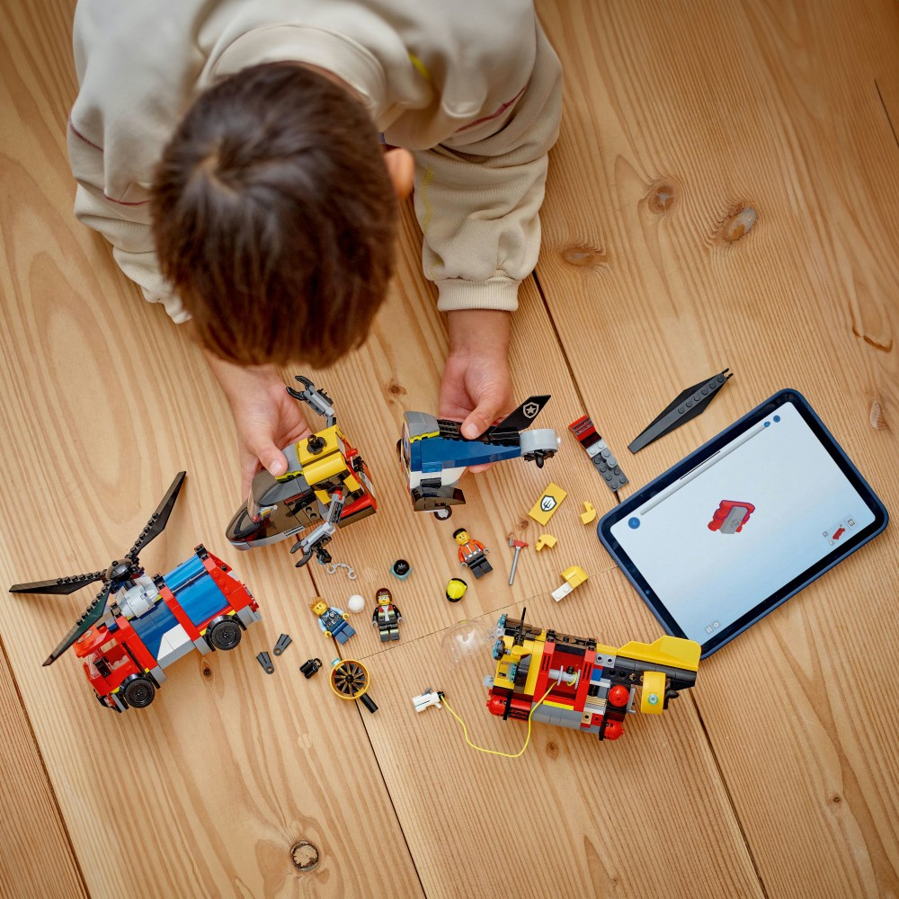 LEGO City - Набор с вертолетом, пожарной машиной и подводной лодкой 60462