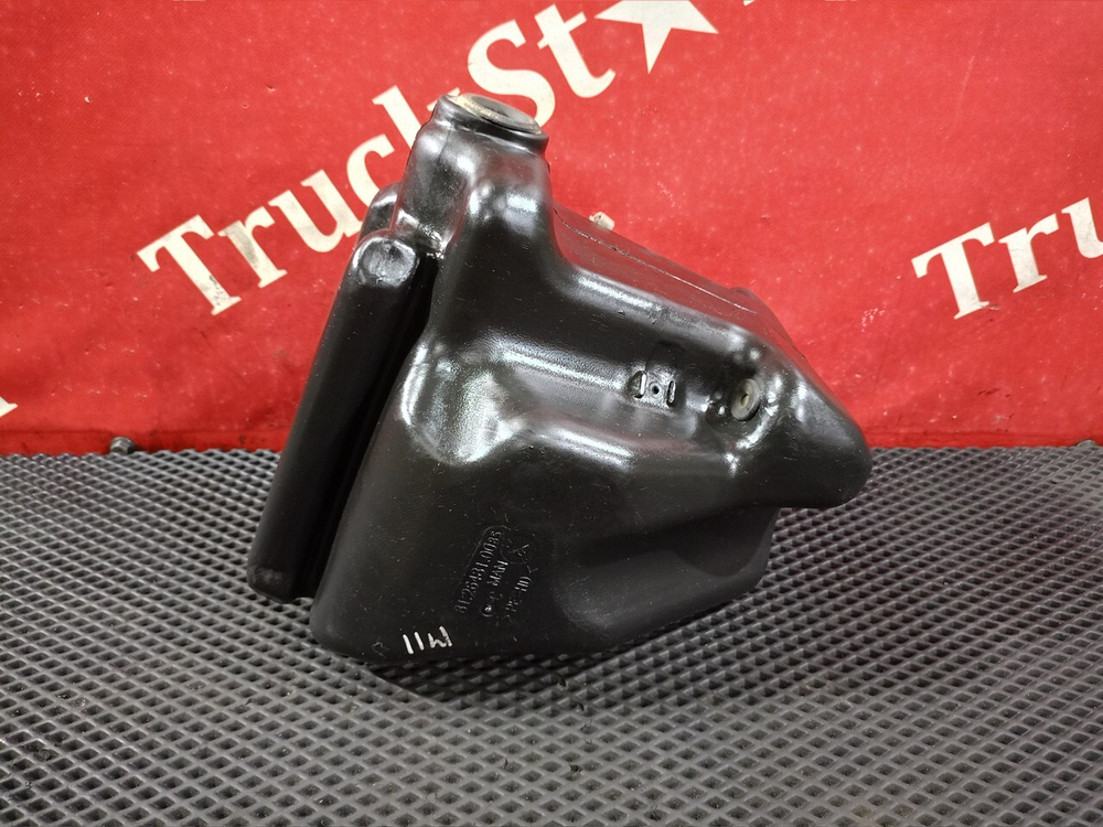 Бачок омывателя лобового стекла