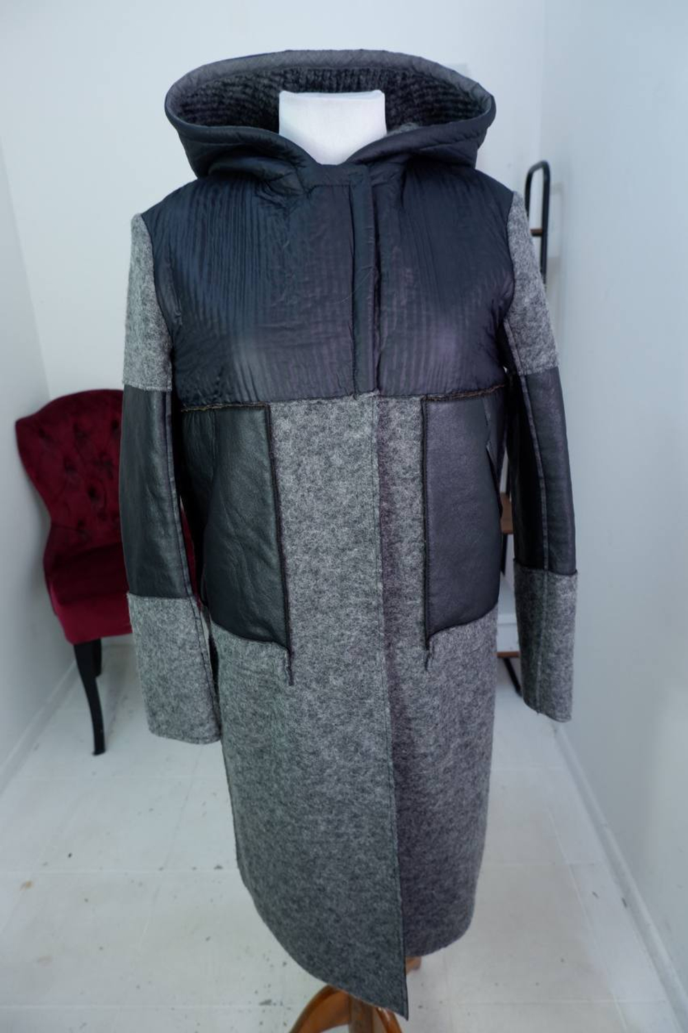 Пальто Sokolova Bogorodskaya демисезонное, маркировка S, визуально на 44 размер