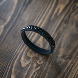 браслет со стразами