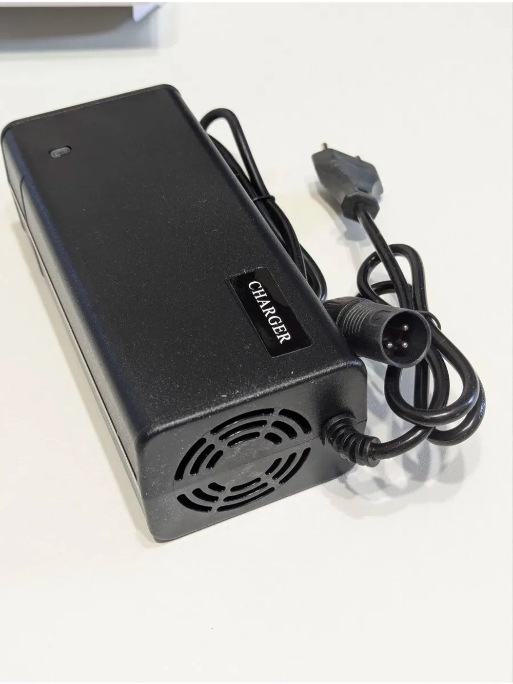 tt Зарядное устройство 3А 3-pin для электровелосипеда