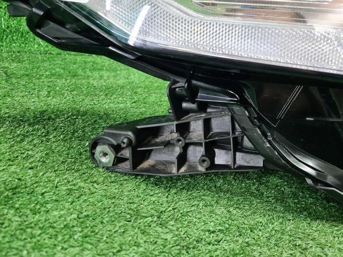 Фара правая Toyota Camry xv70 (2020-н.в.) LED