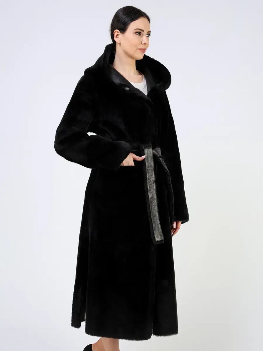 Дубленка зимняя шуба натуральная с капюшоном длинная