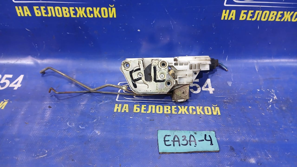 Замок двери передней левой MITSUBISHI GALANT 1999