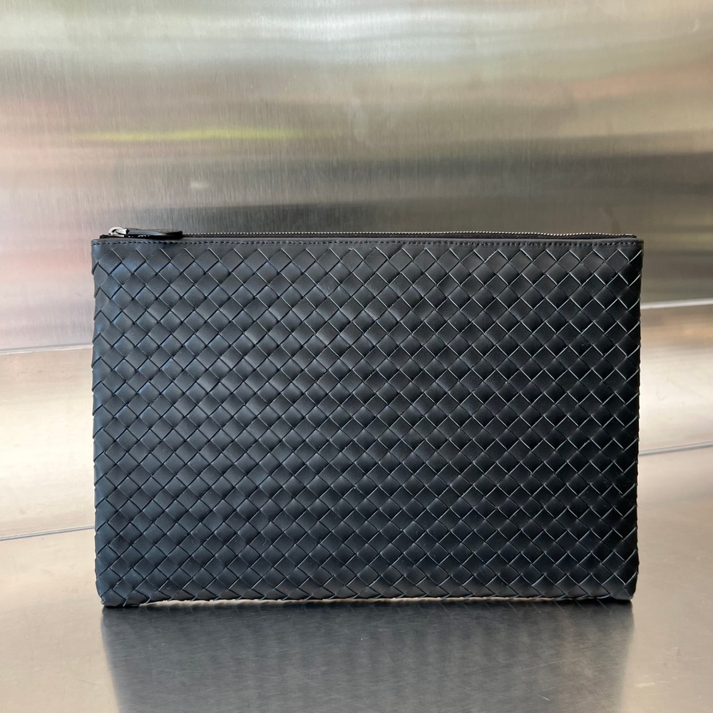 Bottega Veneta Pouch 30 cm