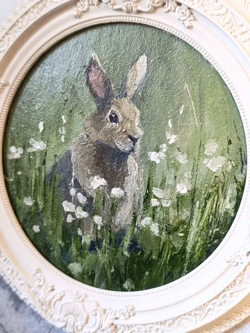 Картина в круглой рамке Зайка