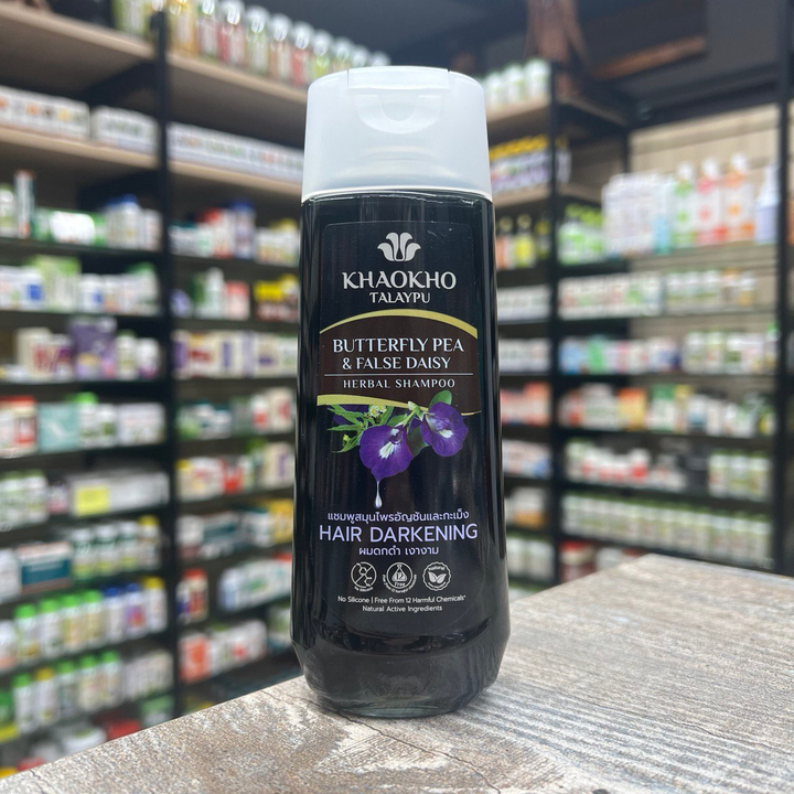 Шампунь Khaokho Talaypu Butterfly Pea & False Daisy с мотыльковым горошком и клиптой 185 мл