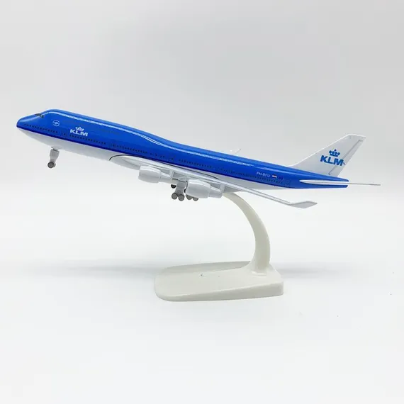 16cm B747 KLM