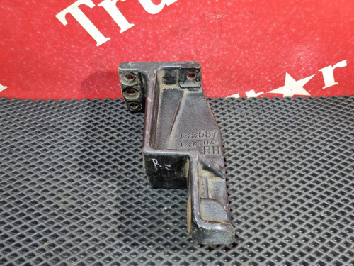 Кронштейн бампера переднего правый