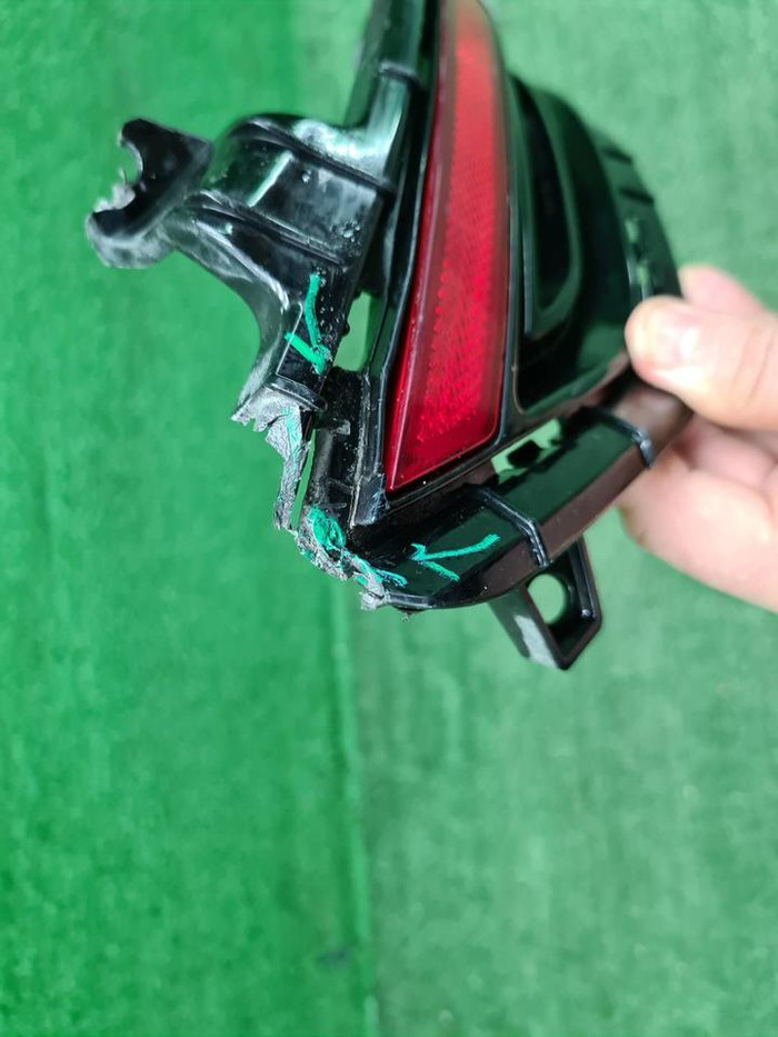 Накладка заднего бампера правая Kia Rio 4 X 20-нв