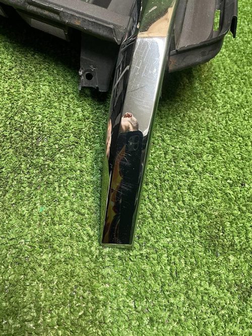 Решетка перед. бампера VW Touareg 3 (18-23) R-line