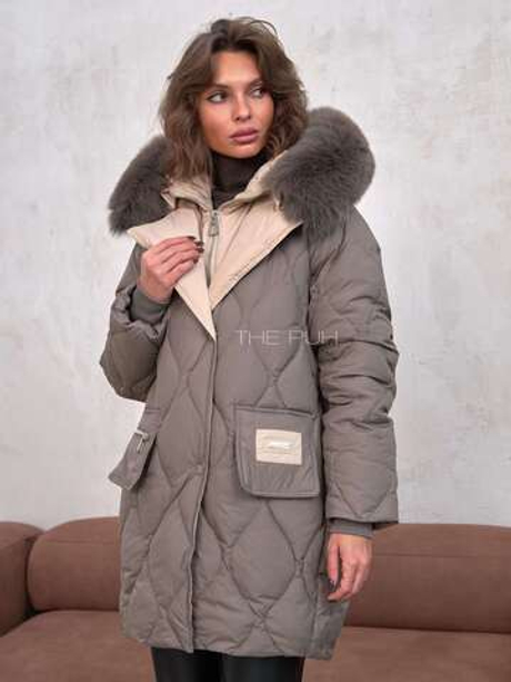 Стеганый пуховик в цвете капучино с капюшоном и мехом песца