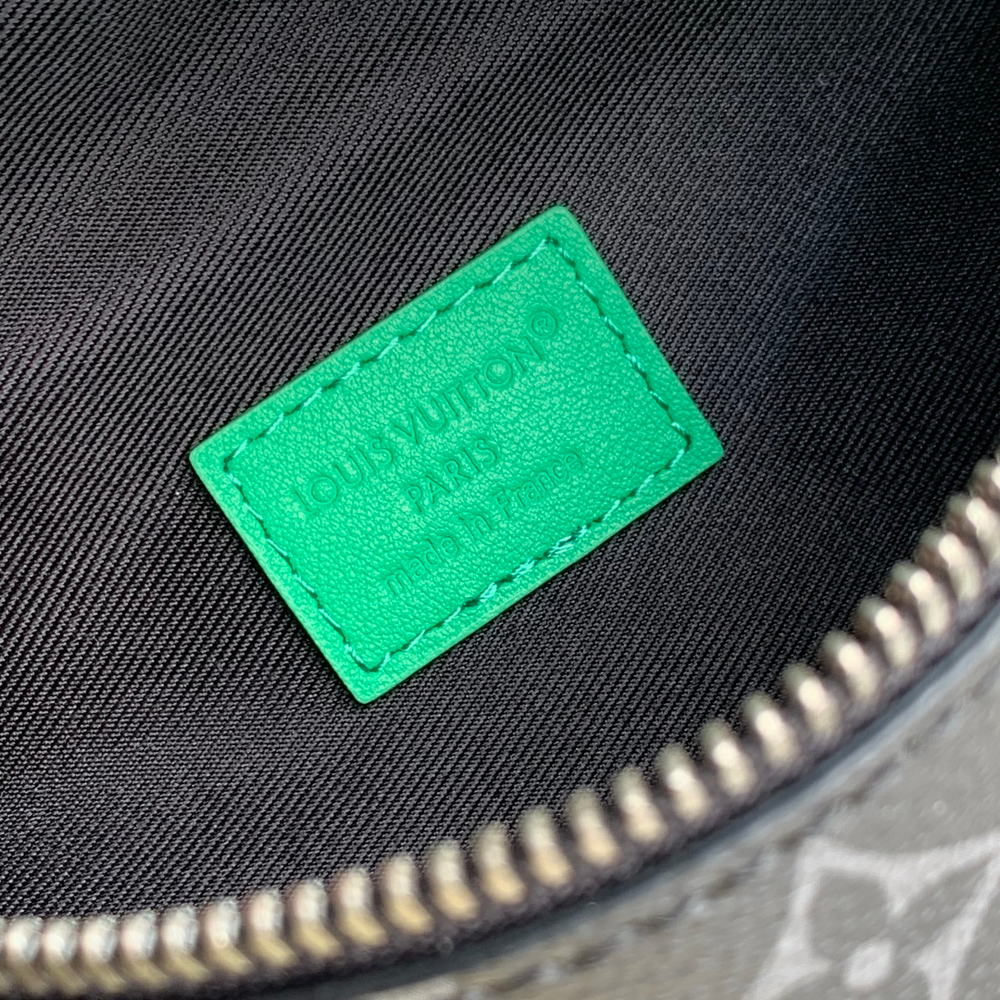 Louis Vuitton Discovery Bumbag