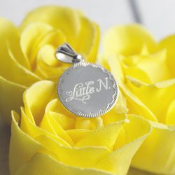 Серебряная подвеска с гравировкой на заказ для девочки