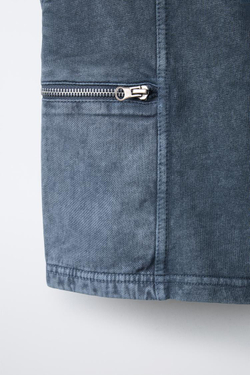 ZARA ШОРТЫ-БЕРМУДЫ С ЭФФЕКТОМ ПОТЕРТОСТИ И КАРМАНАМИ НА МОЛНИИ, ЛИНЯЛЫЙ СИНИЙ