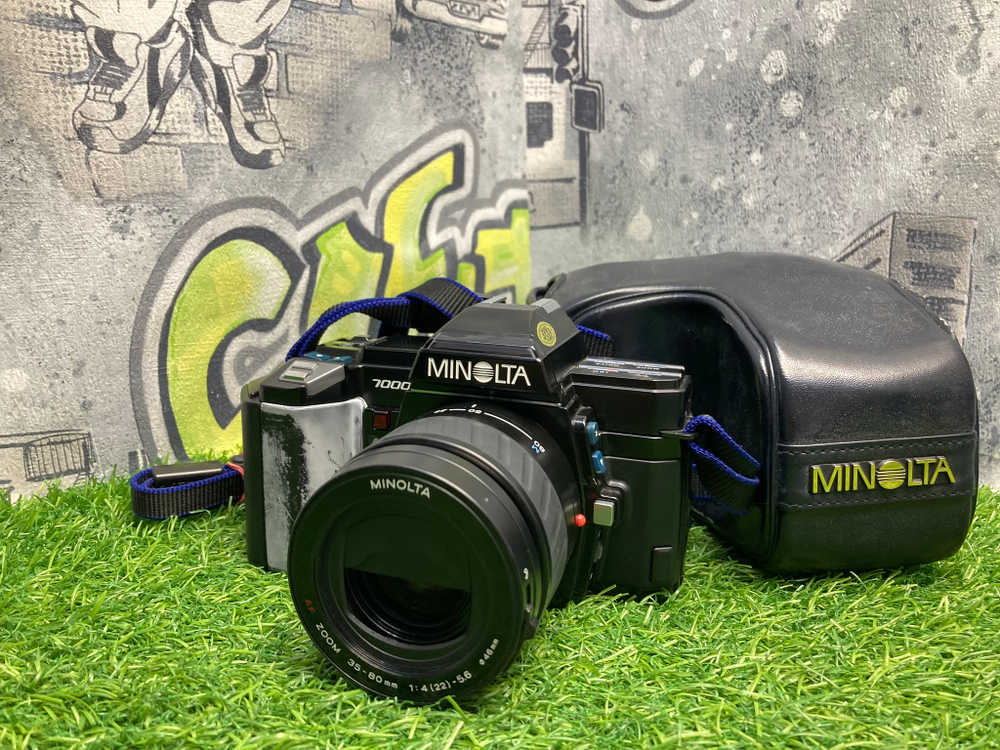 Minolta 7000 + Minolta AF 35-80mm 4-5.6 Zoom