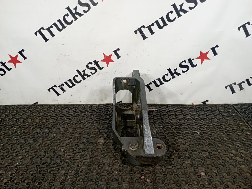 Кронштейн рессоры передней правый 2018г.