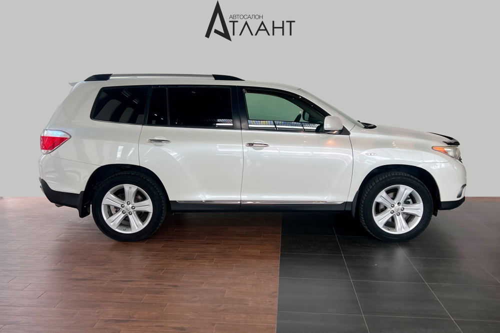 Toyota Highlander, 2011 год