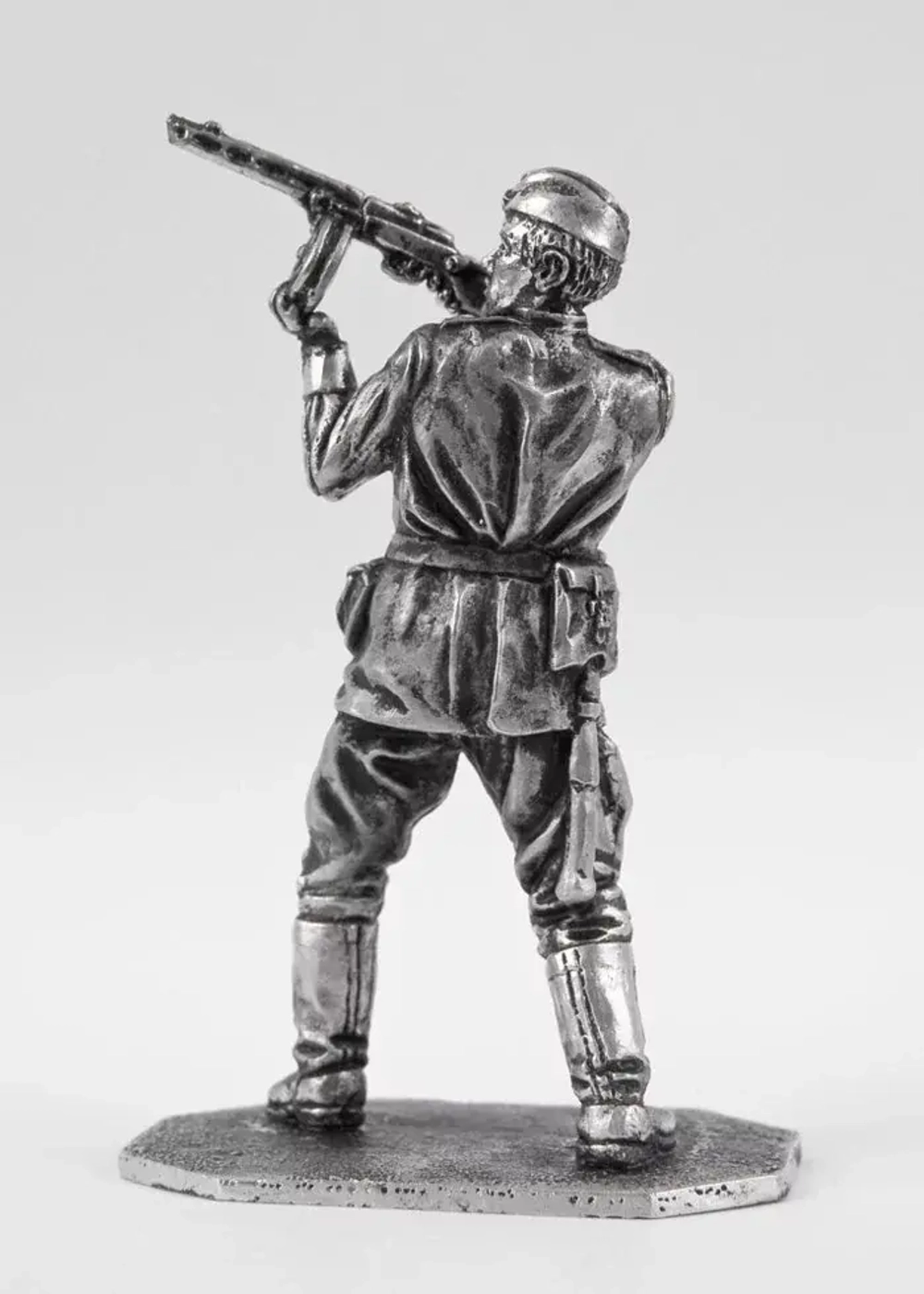 Оловянный солдатикРядовой Красной Армии, 1918 г.