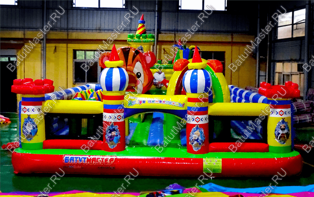 Коммерческий надувной батут "Сказочный замок", размер 11*7*5 м.