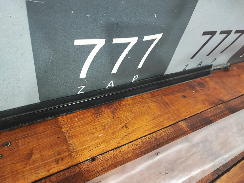 Молдинг стекла заднего левого RAV4 XA40 12-19 Б/У Оригинал 7574042040