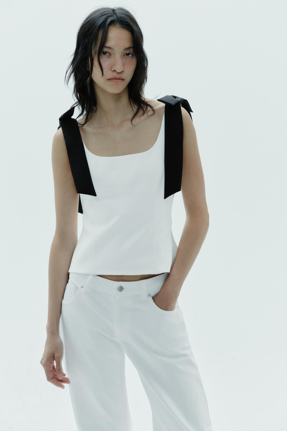 ZARA ТОП ИЗ ЭЛАСТИЧНОЙ ТАКНИ С БАНТАМИ, БЕЛЫЙ