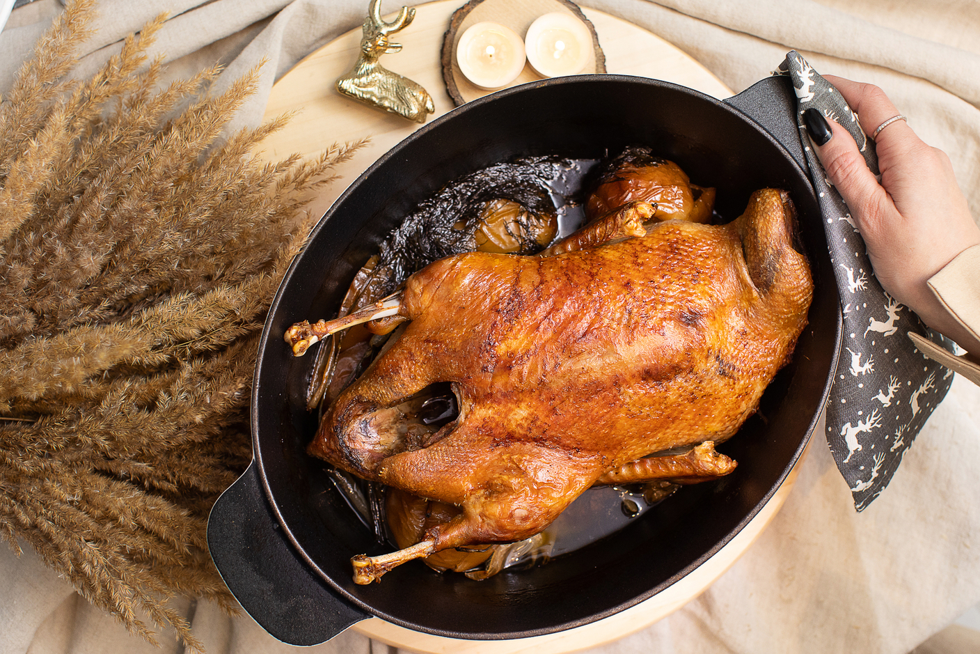 Запеченый гусь с хрустящей корочкой