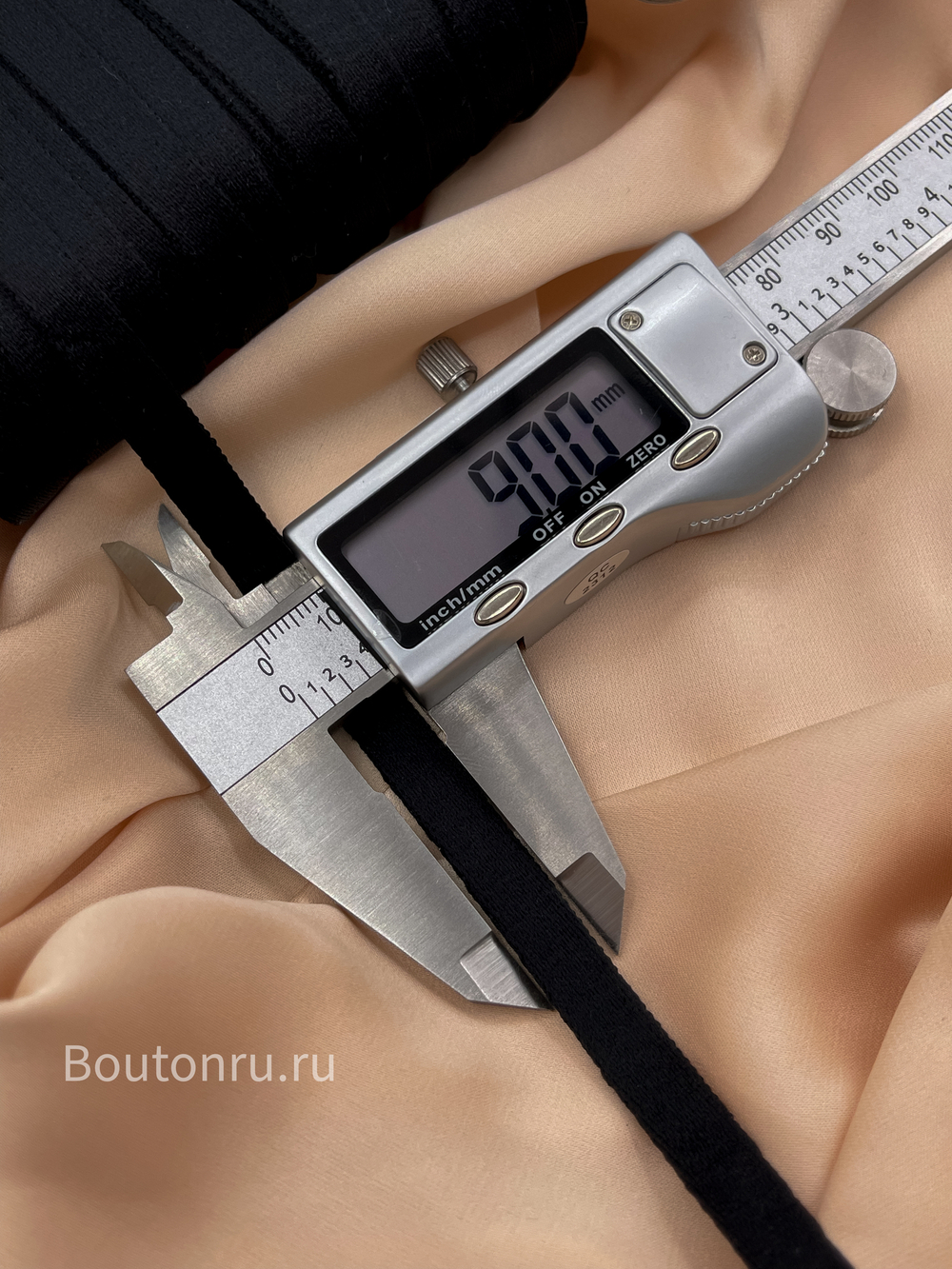 Лента тоннельная черная 9 мм