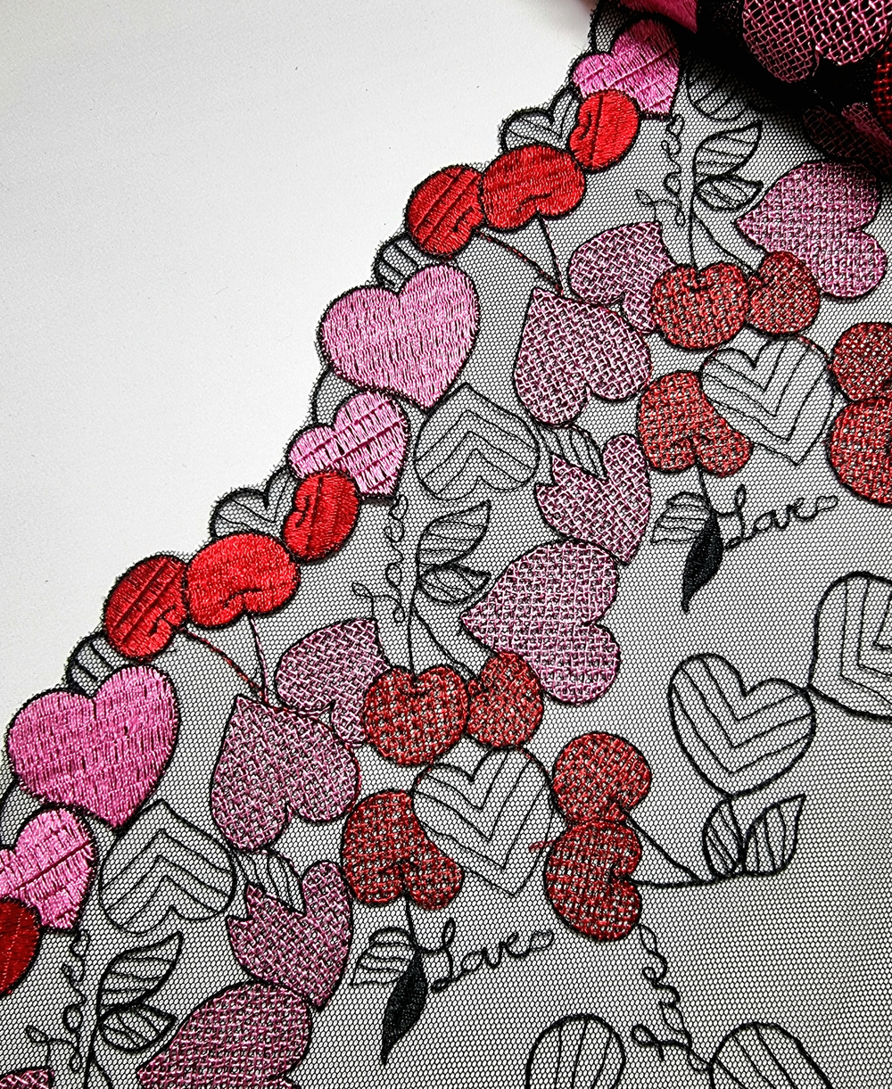 Вышивка на сетке сердечки и вишни на черном К107 правая