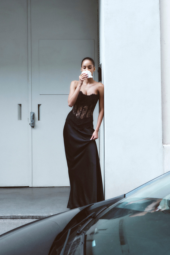 Платье макси корсетное из сатина и кружева