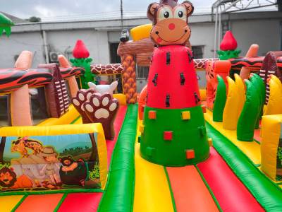 Коммерческий надувной батут "Сафари Ультра", 14*6*7,5 м.